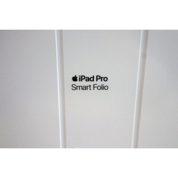 Apple MRX82ZM/A - Smart Folio White 11" iPad Pro Protective Case - Picture 3 of 6